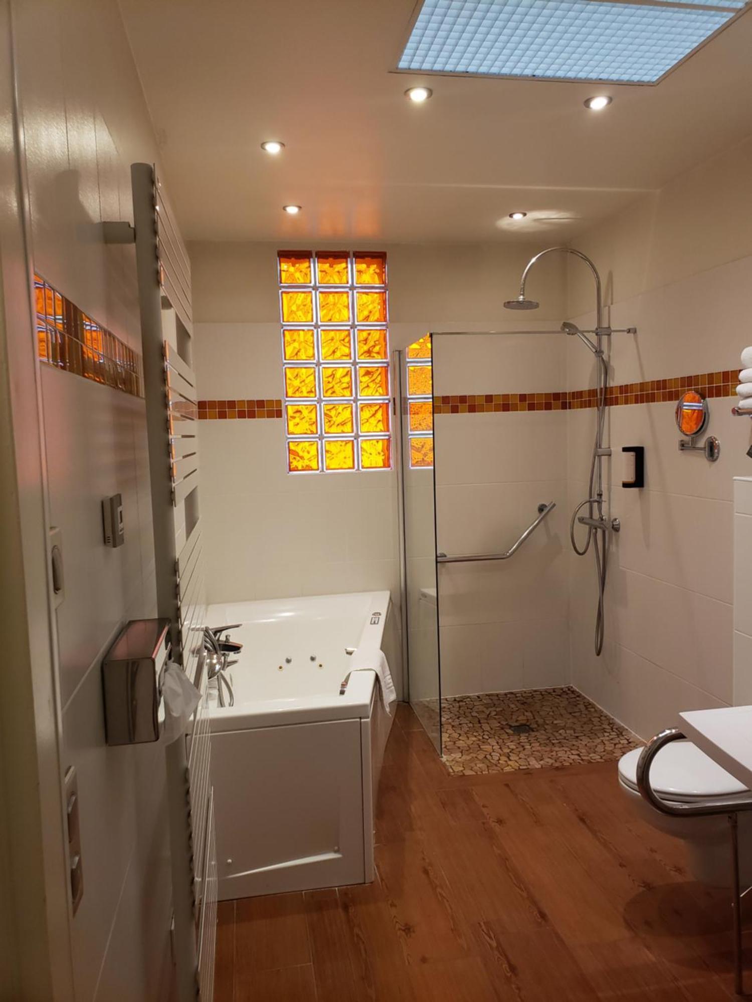 Kyriad Hotel Tours Centre Esterno foto